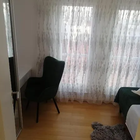 Luxury Queen Apartment Solin